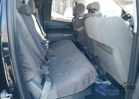 2010 Toyota Tundra Grade 5.7L V8 z USA, uszkodzony, nr VIN 5TFCY5F12AX010492